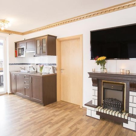 Golden Gapa Central Family Apartment 8 การ์มิช-พาร์เทนเคียร์เชน ภายนอก รูปภาพ