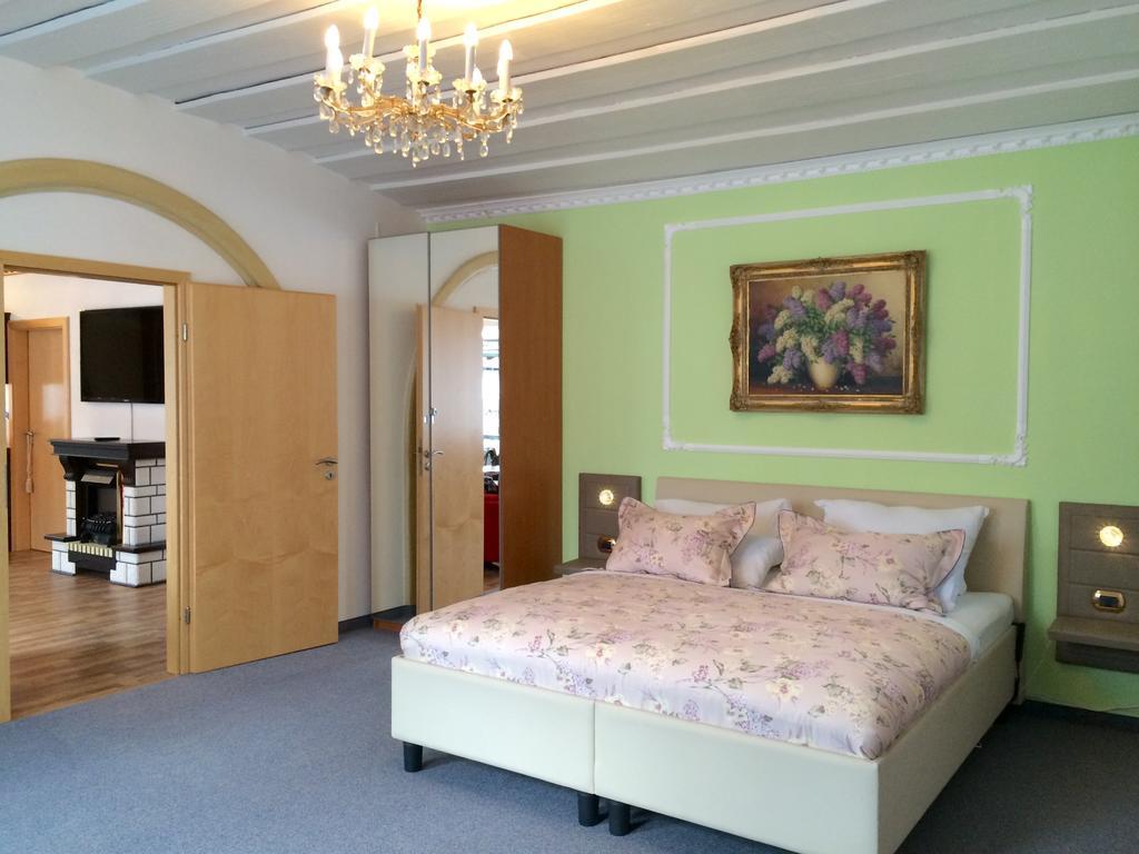 Golden Gapa Central Family Apartment 8 การ์มิช-พาร์เทนเคียร์เชน ห้อง รูปภาพ