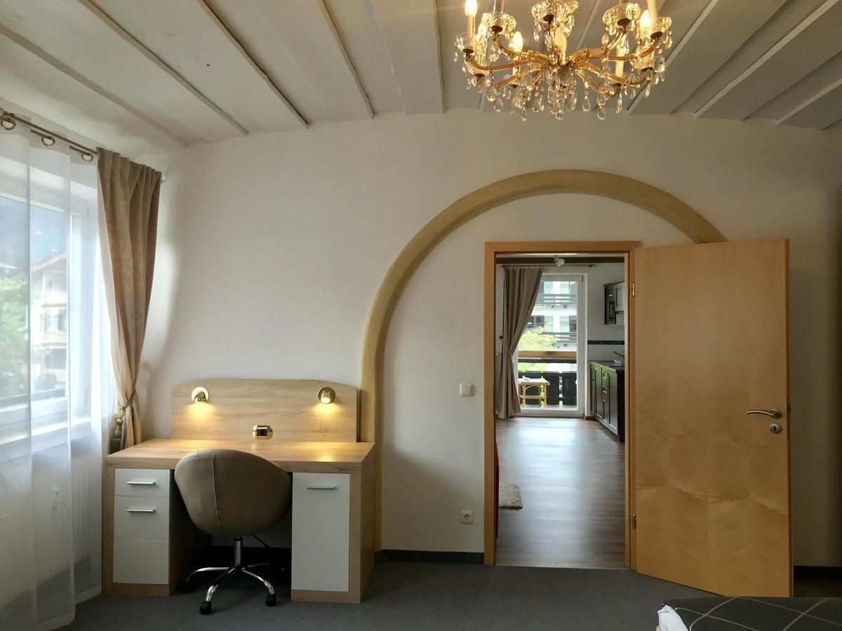 Golden Gapa Central Family Apartment 8 การ์มิช-พาร์เทนเคียร์เชน ภายนอก รูปภาพ